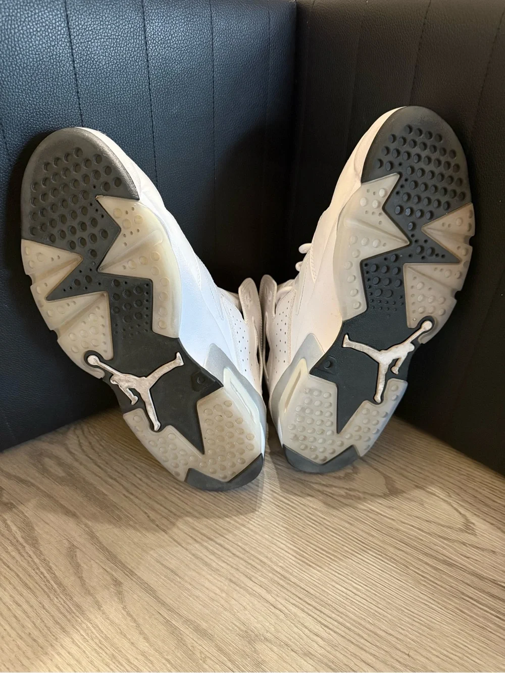 Jordan clean white